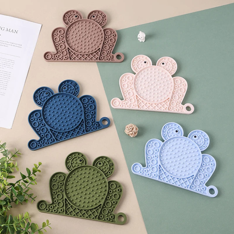 Slow Feeder Lick Mat – Anti-Anxiety Calming Aid
