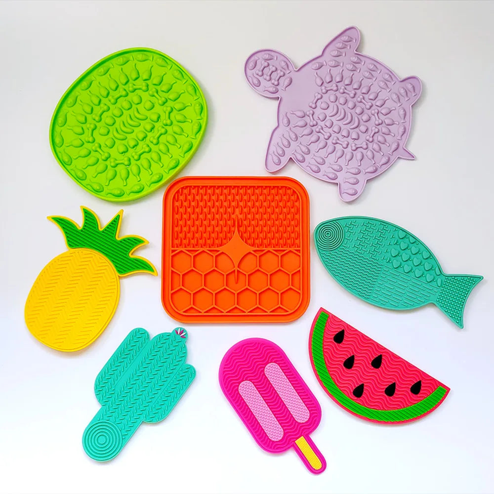 Small Pet Slow Feeder Mat – Suction Cup Lick Bowl